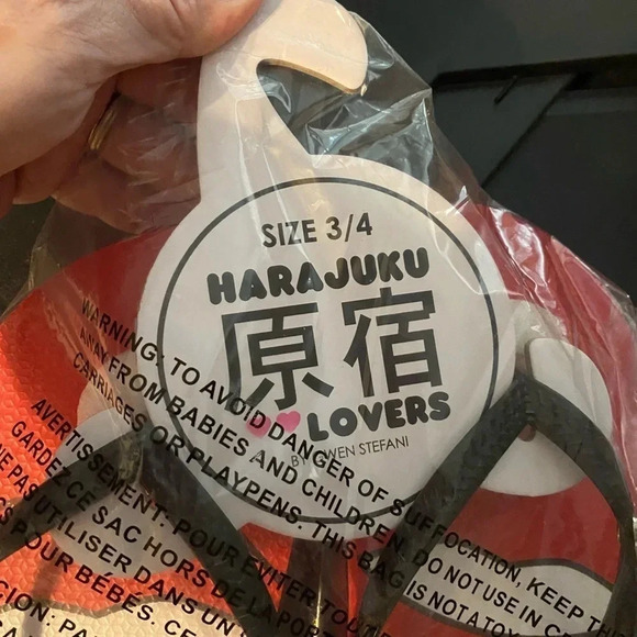 HARA JUKU LOVERS by Gwen Stafani “Lay One On Me” Flip Flops - Picture 6 of 6